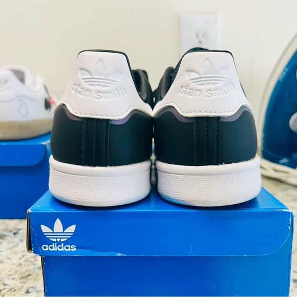 adidas Classic Black and White Sneakers M5.5/W7 - Picture 5 of 5